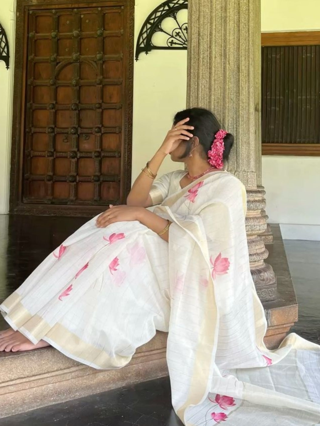 Lotus motif Linen Saree