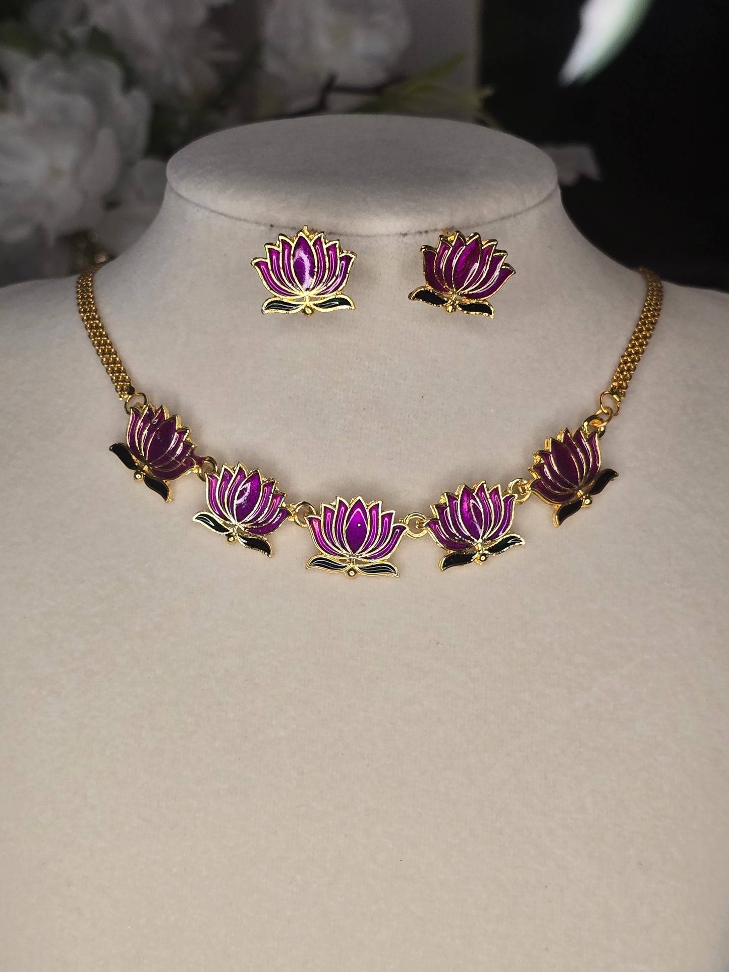 Lotus Necklace Set