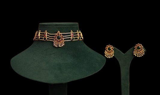 Traditional Gold Finish Choker
