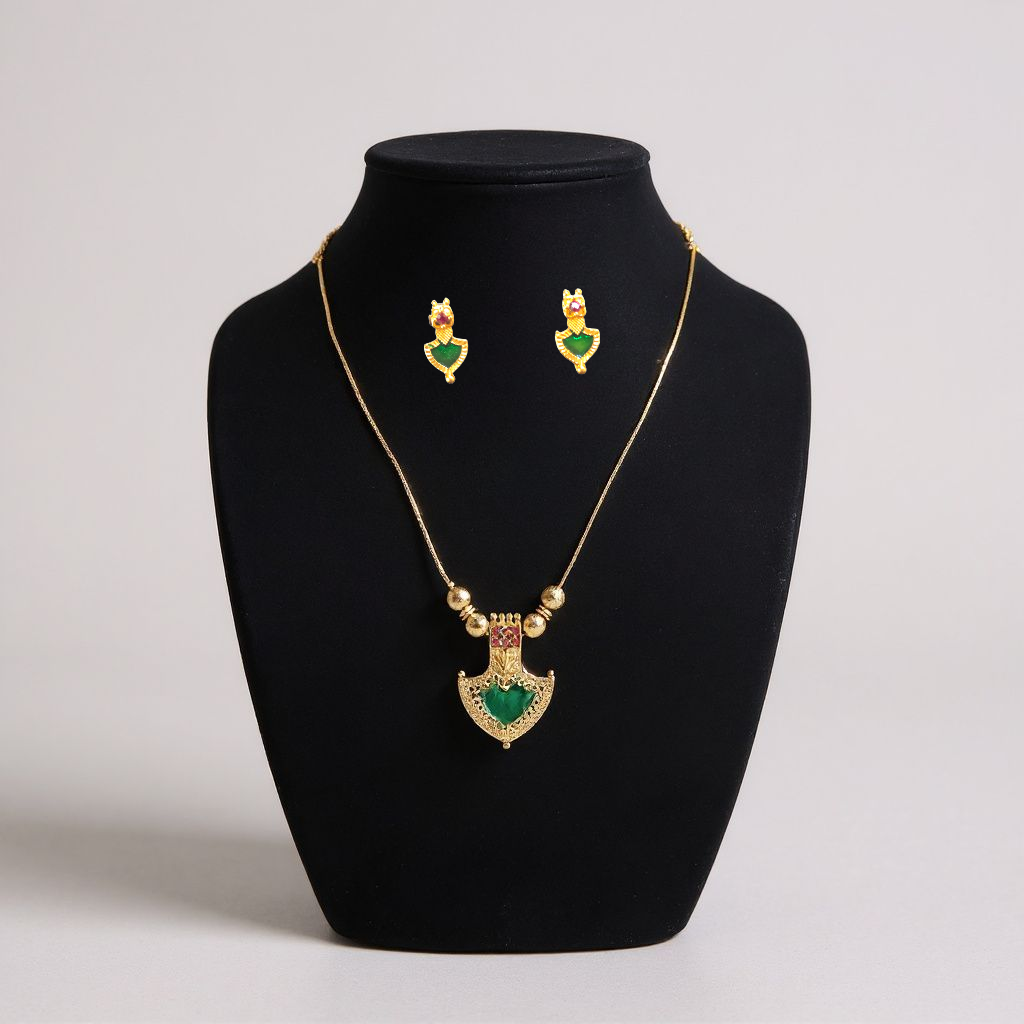 Palaka Pendant Necklace
