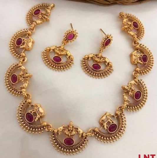 Traditional necklace set
