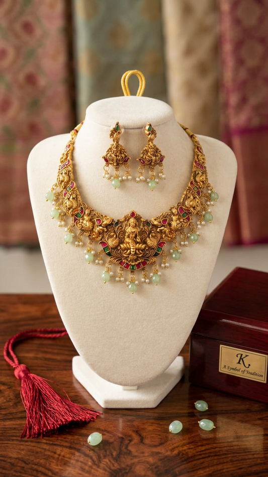 Lakshmi Pendant short necklace set