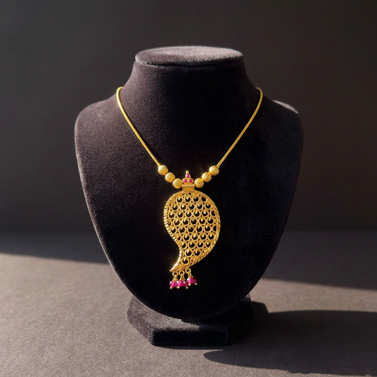 Swarna Manga Filigree Gold Pendant Necklace