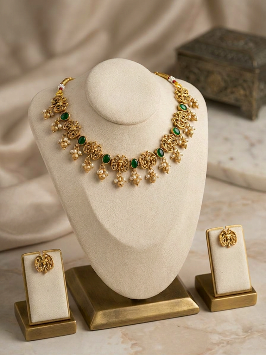 Antique Gold Oval Gemstone & Pearl Motif Choker Set
